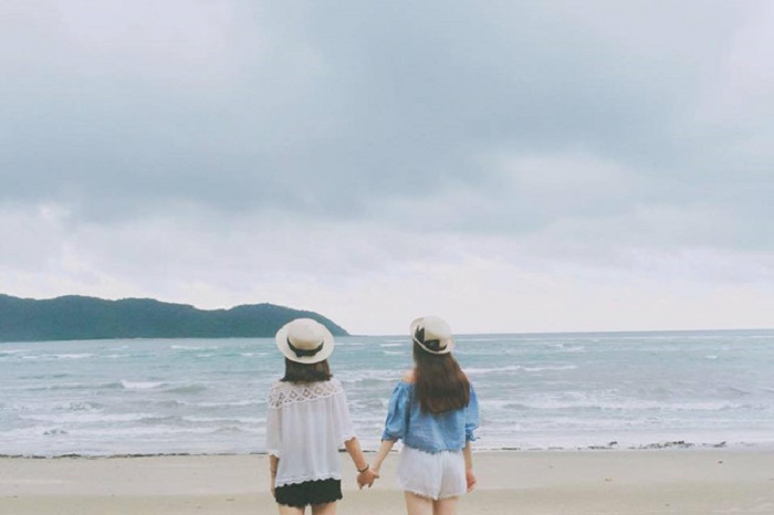 Đi trốn cùng cạ cứng